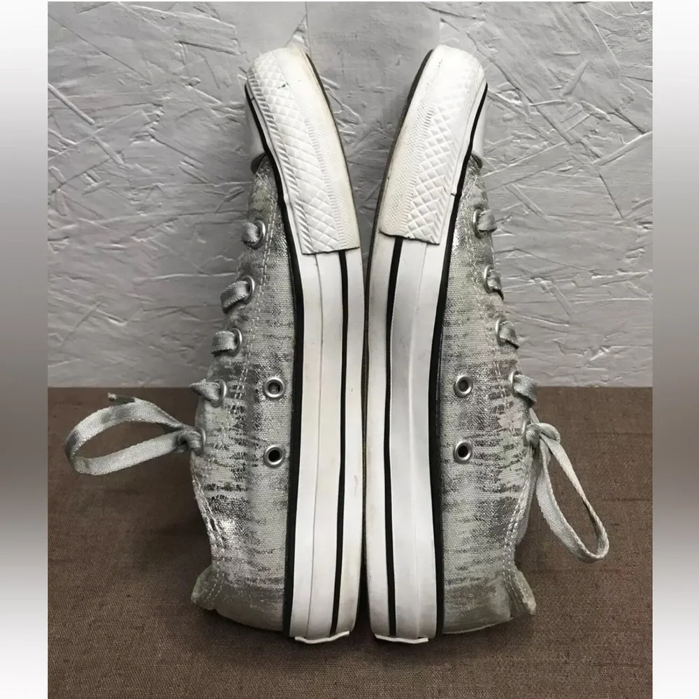 Converse Women's Sneakers Silver Metallic Canvas Low Top Size 6 Chuck Taylor